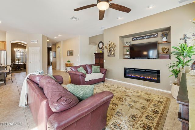 2997 E PARKVIEW Drive, Gilbert, AZ 85295