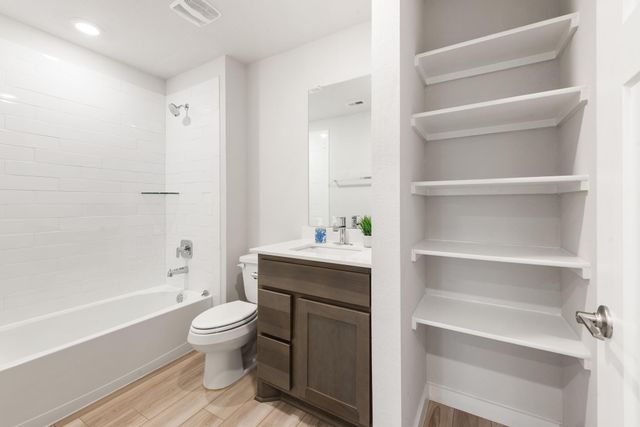 918 Kickapoo Lane, College Station, TX 77845