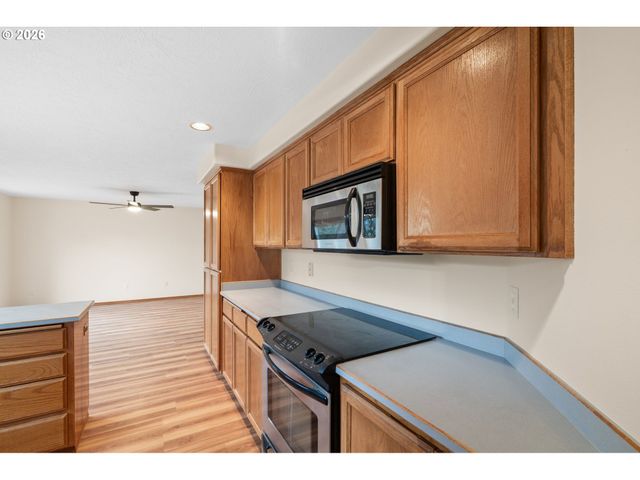 12328 Sw ANTON Dr, Portland, OR 97223