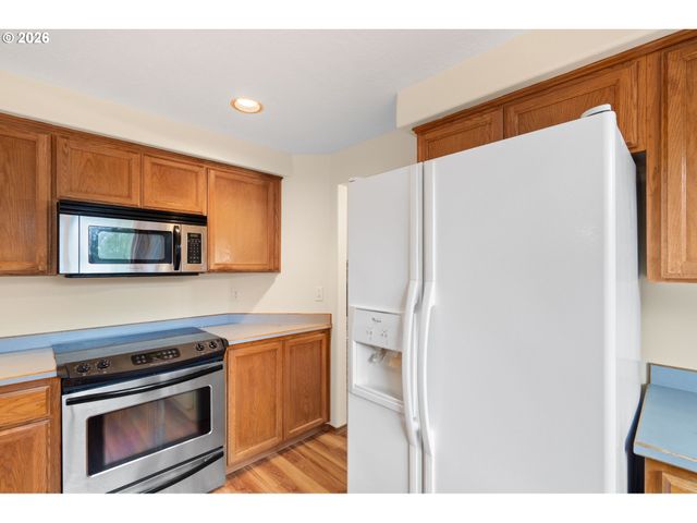 12328 Sw ANTON Dr, Portland, OR 97223