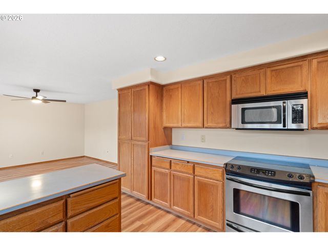12328 Sw ANTON Dr, Portland, OR 97223