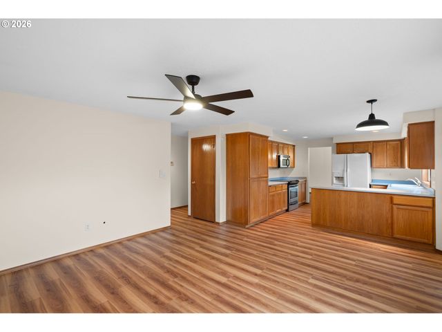 12328 Sw ANTON Dr, Portland, OR 97223