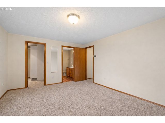 12328 Sw ANTON Dr, Portland, OR 97223