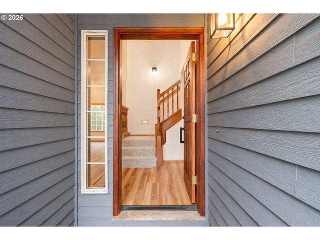 12328 Sw ANTON Dr, Portland, OR 97223