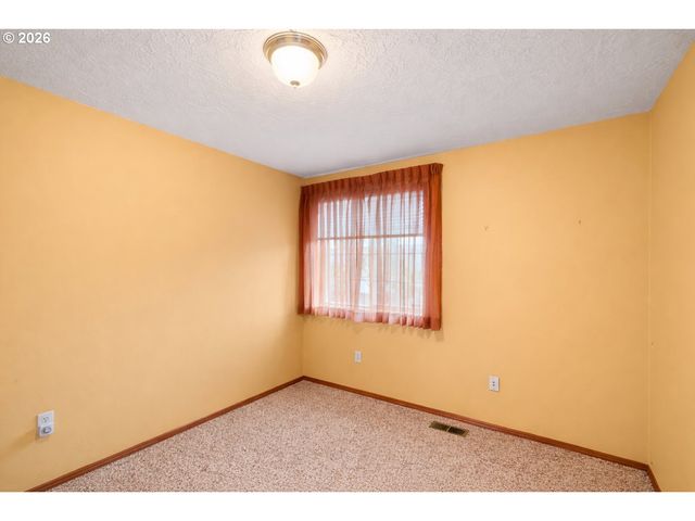 12328 Sw ANTON Dr, Portland, OR 97223