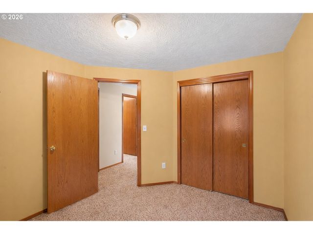 12328 Sw ANTON Dr, Portland, OR 97223