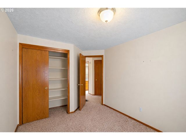 12328 Sw ANTON Dr, Portland, OR 97223