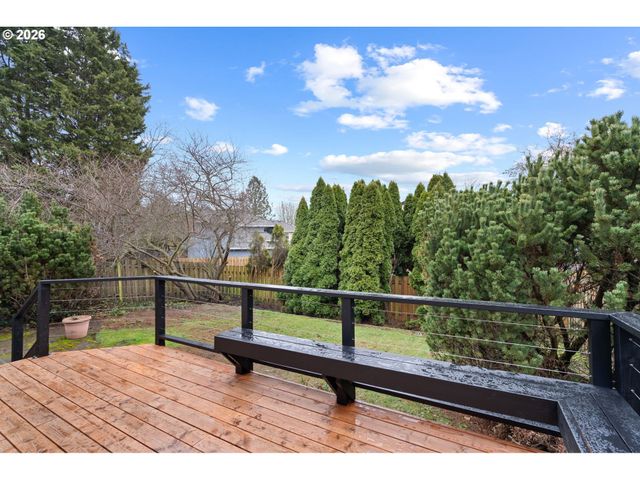 12328 Sw ANTON Dr, Portland, OR 97223