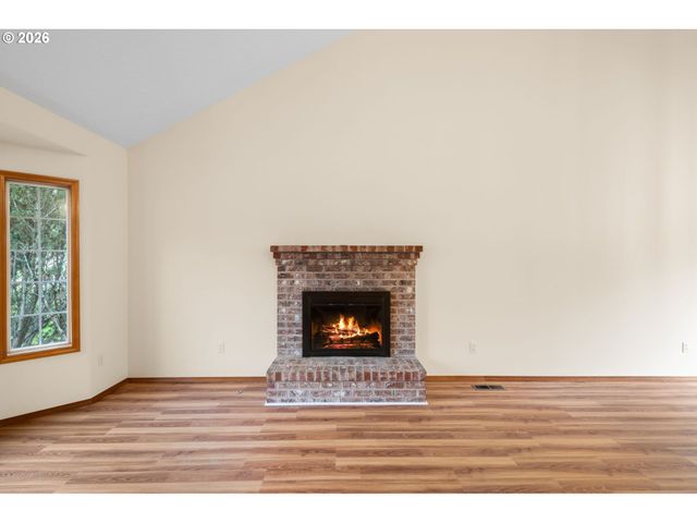 12328 Sw ANTON Dr, Portland, OR 97223