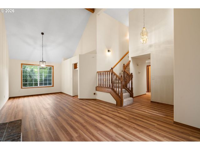 12328 Sw ANTON Dr, Portland, OR 97223