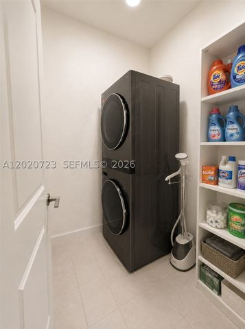 20636 NE 5th Pl, Miami, FL 33179
