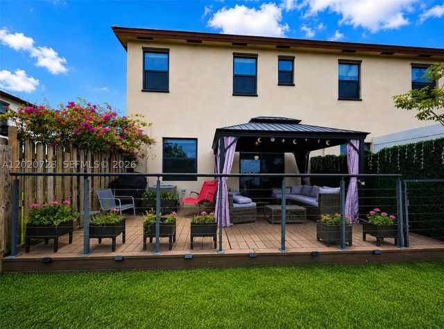 20636 NE 5th Pl, Miami, FL 33179