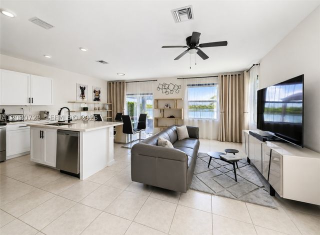 20636 NE 5th Pl, Miami, FL 33179