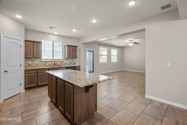 380 Canyon Vista Drive, Horizon City, TX 79928