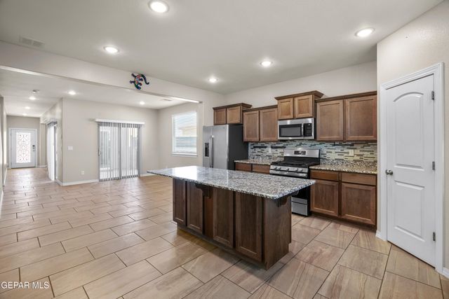 380 Canyon Vista Drive, Horizon City, TX 79928