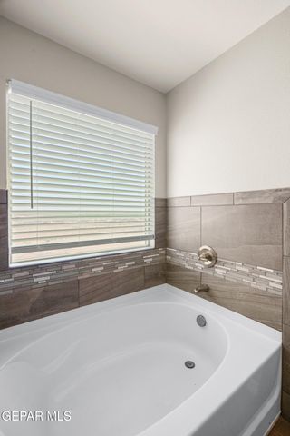 380 Canyon Vista Drive, Horizon City, TX 79928