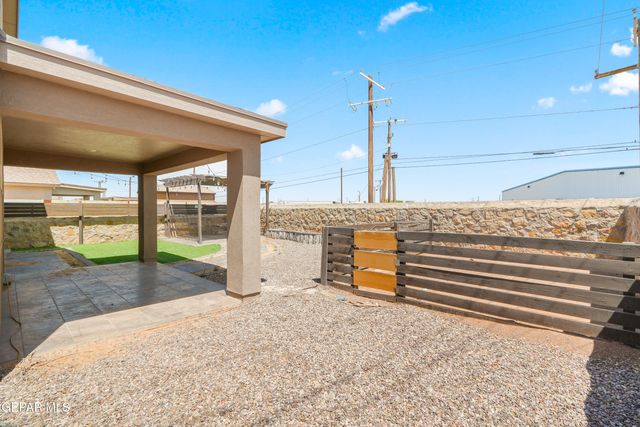 380 Canyon Vista Drive, Horizon City, TX 79928