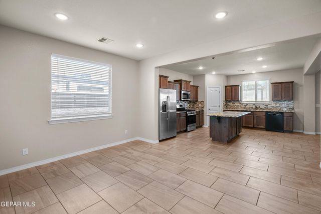 380 Canyon Vista Drive, Horizon City, TX 79928