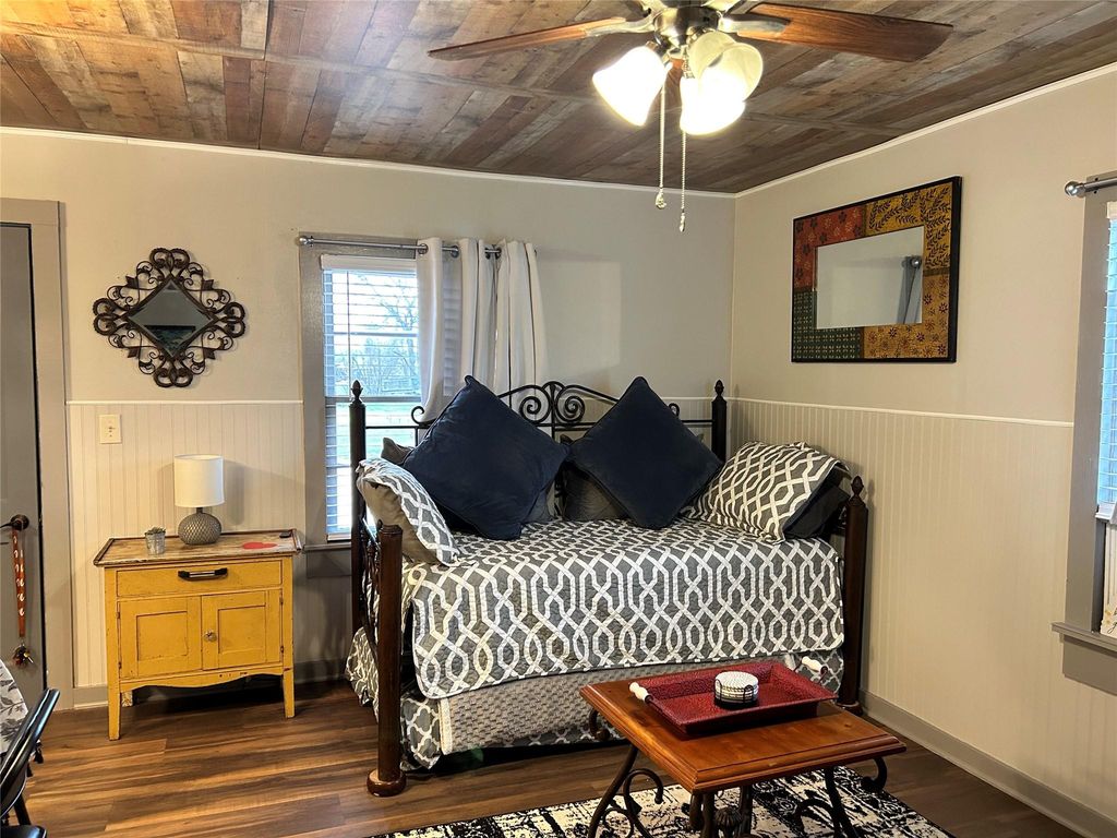 161 Alexander DR 8, Tow, TX 78643