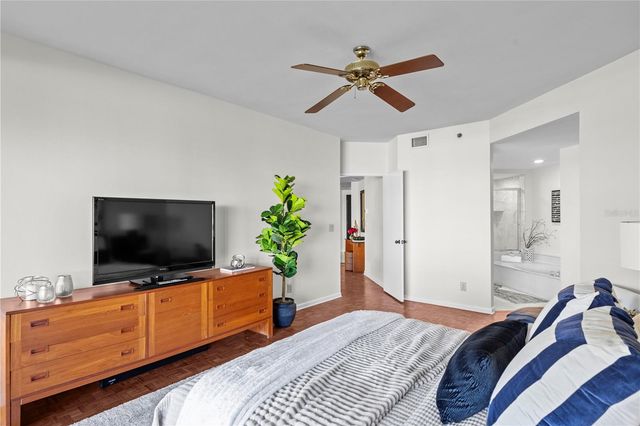 707 SEDDON COVE WAY 707, Tampa, FL 33602