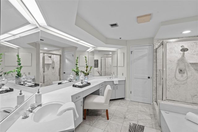 707 SEDDON COVE WAY 707, Tampa, FL 33602