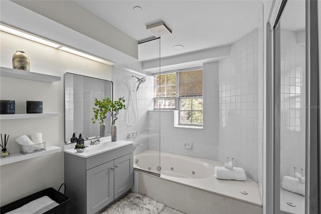 707 SEDDON COVE WAY 707, Tampa, FL 33602