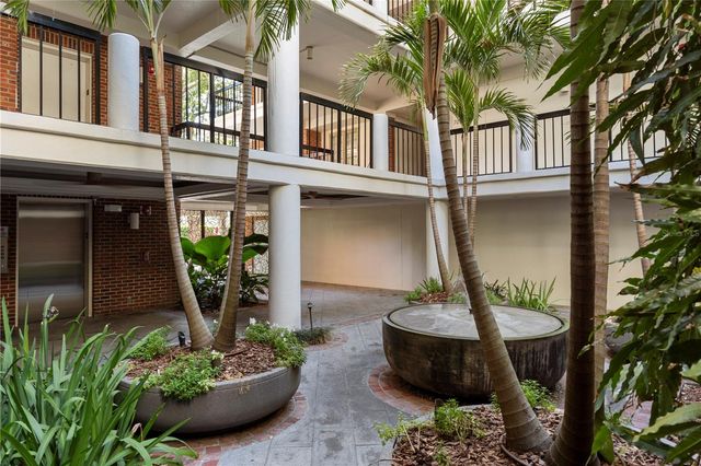 707 SEDDON COVE WAY 707, Tampa, FL 33602