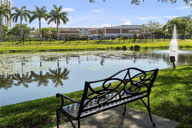 707 SEDDON COVE WAY 707, Tampa, FL 33602