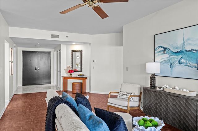 707 SEDDON COVE WAY 707, Tampa, FL 33602