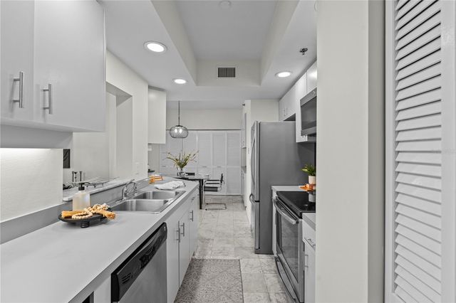 707 SEDDON COVE WAY 707, Tampa, FL 33602