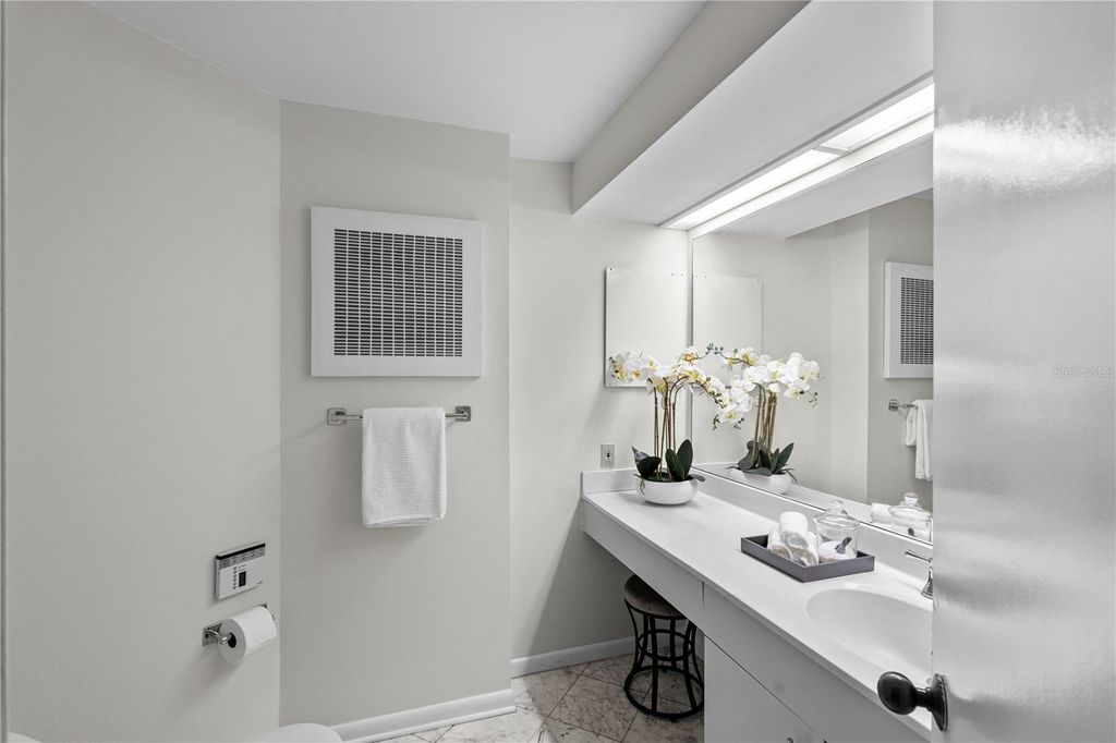 Image 23 of property listing at 707 SEDDON COVE WAY, Tampa, FL 33602