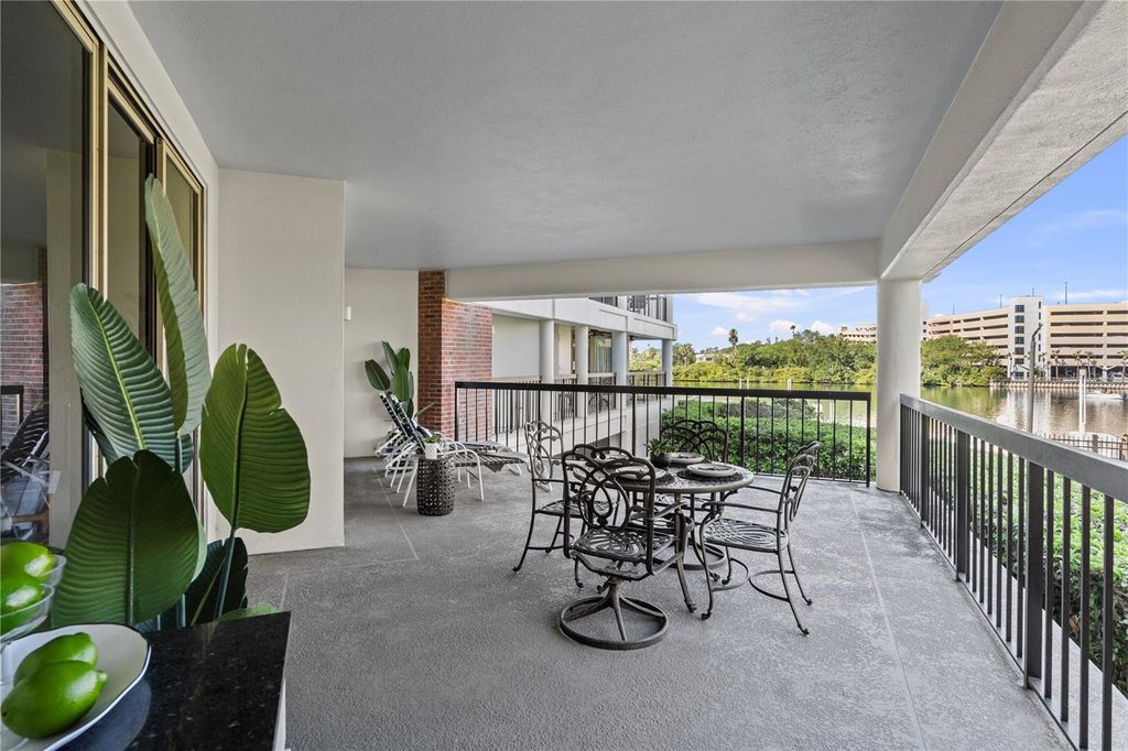 Image 24 of property listing at 707 SEDDON COVE WAY, Tampa, FL 33602