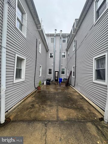 1118 GREEN ST, Philadelphia, PA 19123