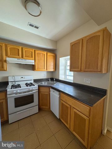 1118 GREEN ST, Philadelphia, PA 19123