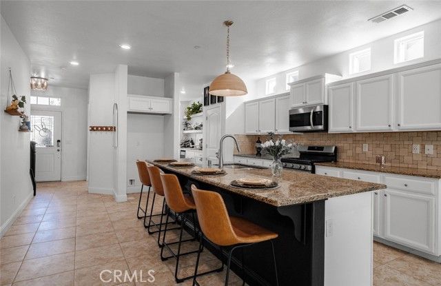 2027 W Babcock, Visalia, CA 93291