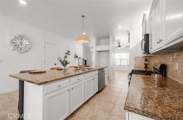 2027 W Babcock, Visalia, CA 93291