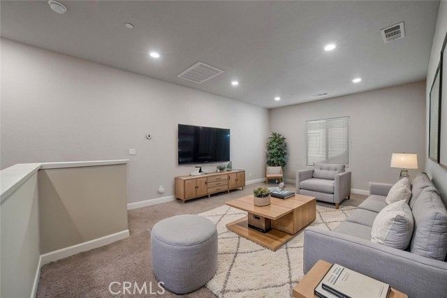 2027 W Babcock, Visalia, CA 93291