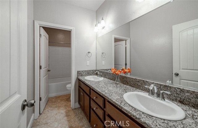 2027 W Babcock, Visalia, CA 93291