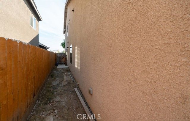 2027 W Babcock, Visalia, CA 93291