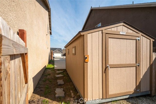 2027 W Babcock, Visalia, CA 93291