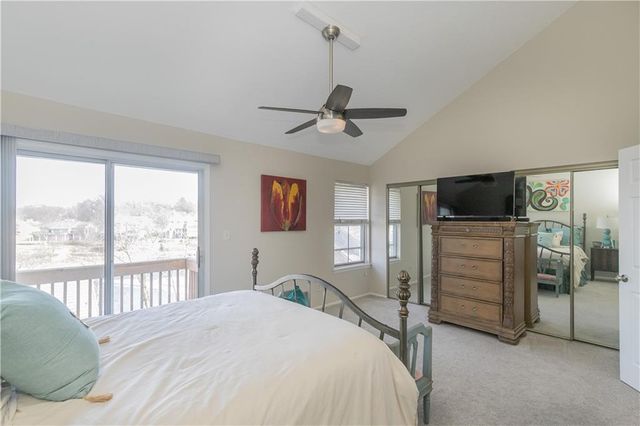 210 NE Bayview Drive, Lee's Summit, MO 64064