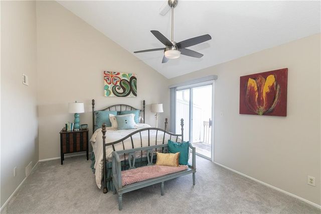 210 NE Bayview Drive, Lee's Summit, MO 64064