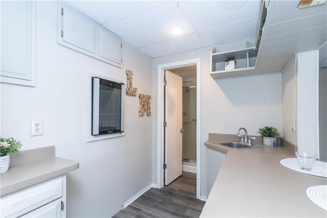 210 NE Bayview Drive, Lee's Summit, MO 64064