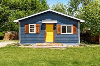 1848 W Bridge ST, New Braunfels, TX 78130