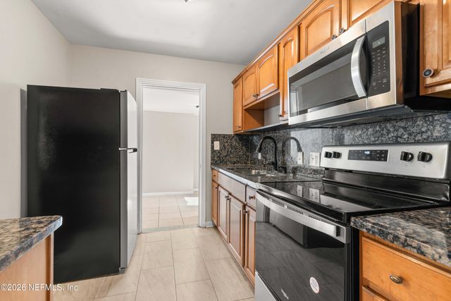 5247 CLEVELAND Road, Jacksonville, FL 32209