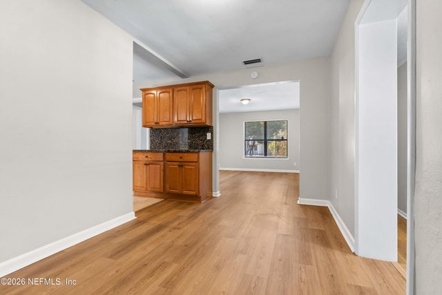 5247 CLEVELAND Road, Jacksonville, FL 32209