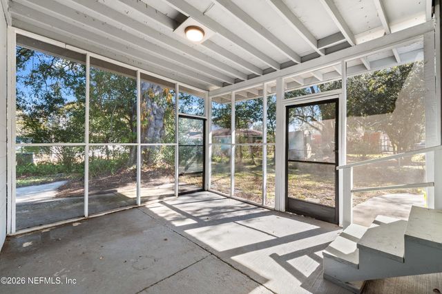 5247 CLEVELAND Road, Jacksonville, FL 32209