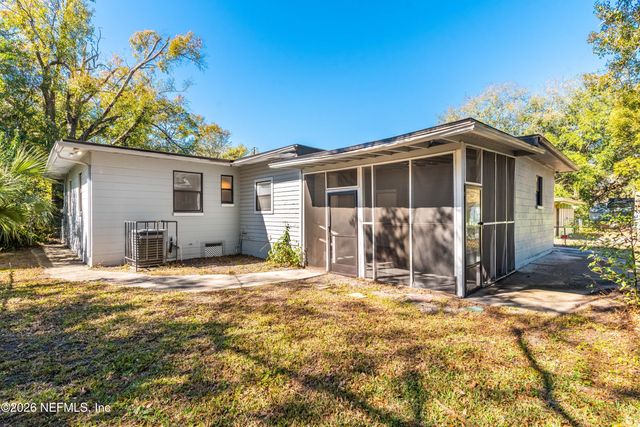 5247 CLEVELAND Road, Jacksonville, FL 32209