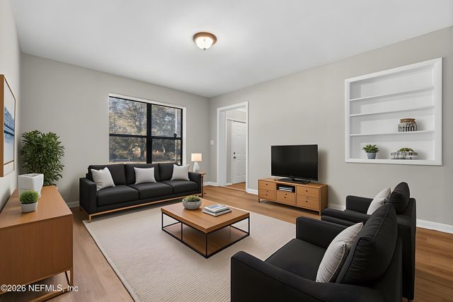 5247 CLEVELAND Road, Jacksonville, FL 32209