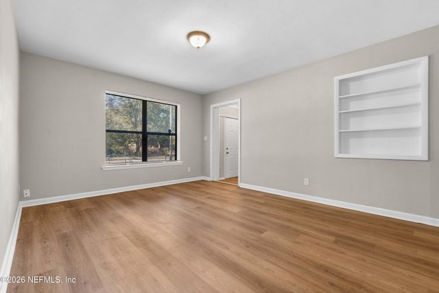 5247 CLEVELAND Road, Jacksonville, FL 32209